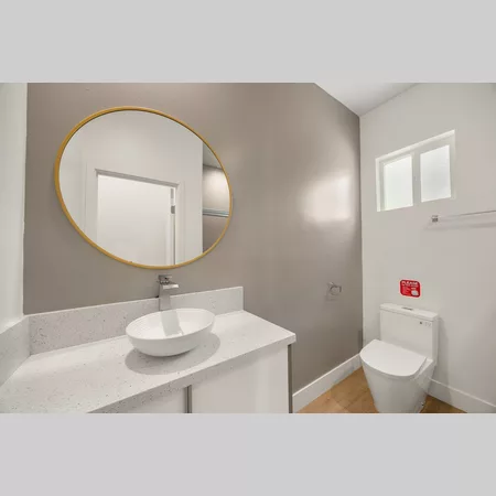 Coliving in Valley Village - San Fernando Valley, Los Angeles