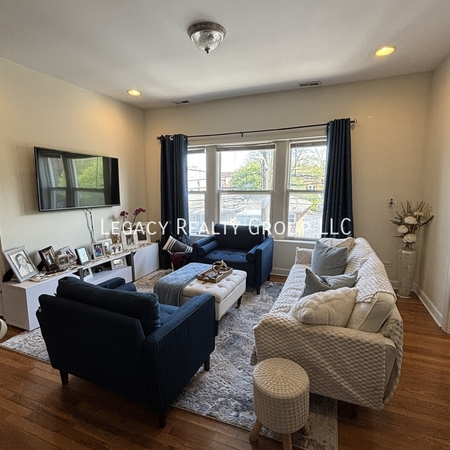 3 bedrooms apartment for rent in Irving Park - Northwest Side, Chicago