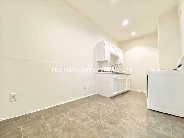 Studio Apartment for rent in Arlington Heights - Central Los Angeles, Los Angeles