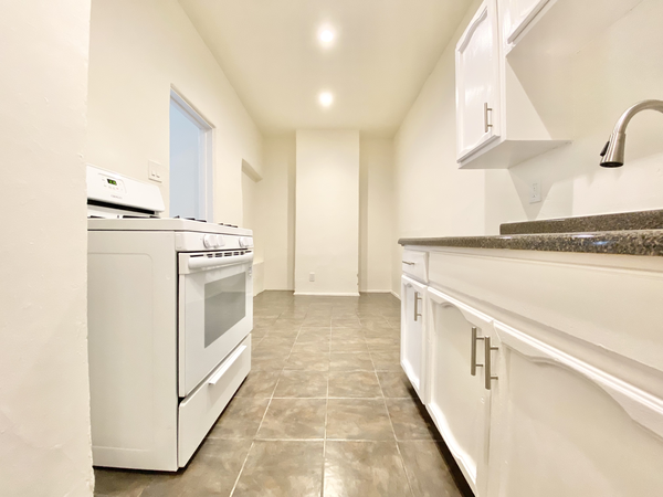 Studio Apartment for rent in Arlington Heights - Central Los Angeles, Los Angeles