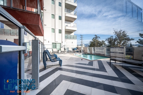 2 bedrooms apartment for rent in Valley Village - San Fernando Valley, Los Angeles