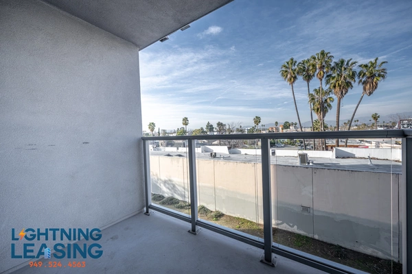 2 bedrooms apartment for rent in Valley Village - San Fernando Valley, Los Angeles