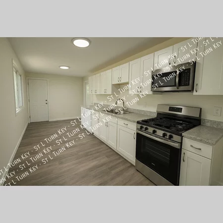 5 bedrooms apartment for rent in Woodson Terrace - North County, Saint Louis