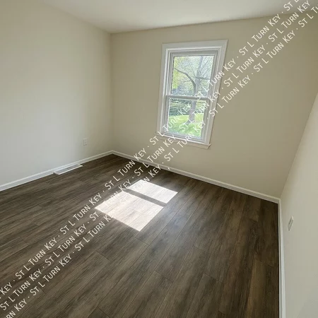 5 bedrooms apartment for rent in Woodson Terrace - North County, Saint Louis