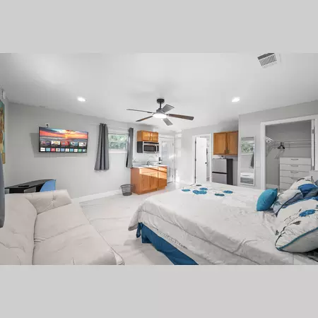 Coliving in College Park JAX - Northside, Jacksonville