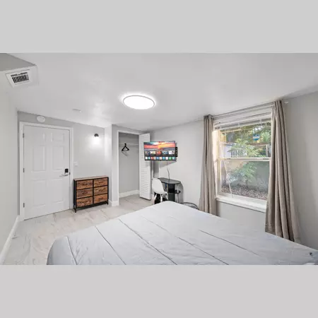 Coliving in College Park JAX - Northside, Jacksonville