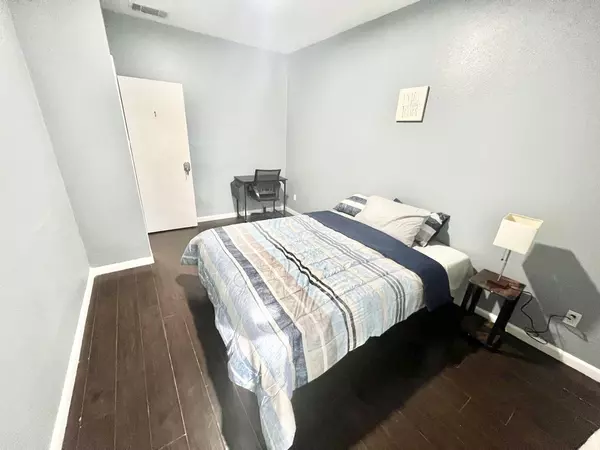 Coliving in Inner West Side - West SATX, San Antonio