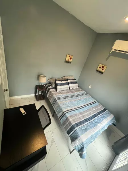 Coliving in Inner West Side - West SATX, San Antonio