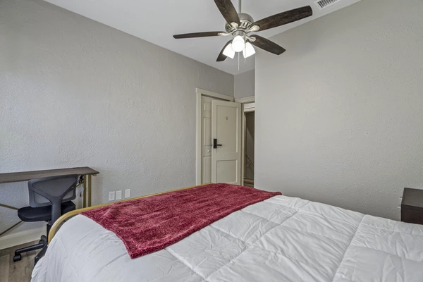 Coliving in Ybor City - Central Tampa, Tampa