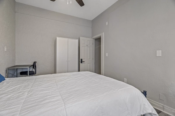 Coliving in Ybor City - Central Tampa, Tampa