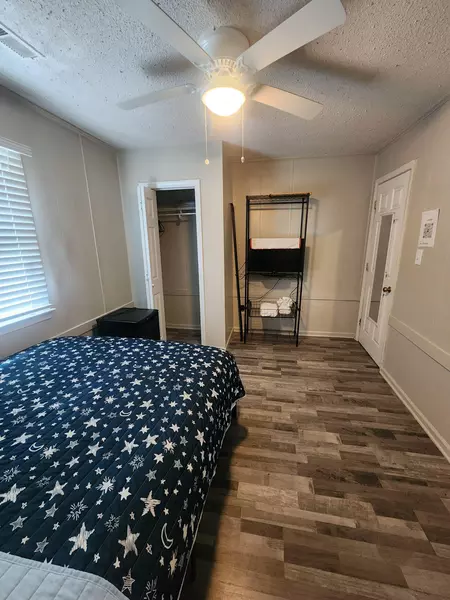 Coliving in Eastway - East Charlotte, Charlotte