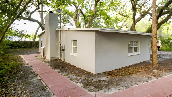 Coliving in Live Oaks Square - East Tampa, Tampa