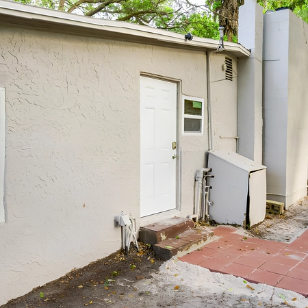 Coliving in Live Oaks Square - East Tampa, Tampa