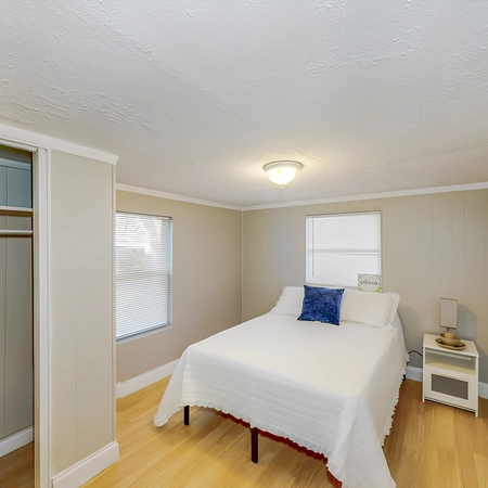 Coliving in Live Oaks Square - East Tampa, Tampa