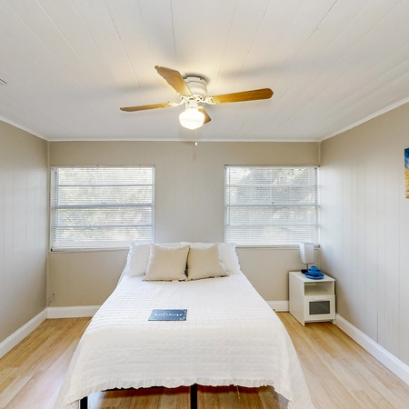 Coliving in Live Oaks Square - East Tampa, Tampa