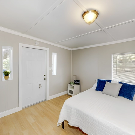 Coliving in Live Oaks Square - East Tampa, Tampa