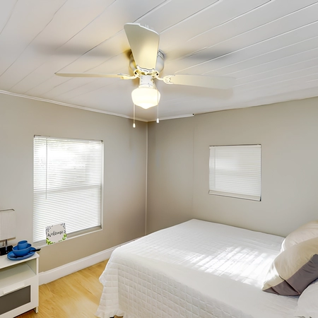 Coliving in Live Oaks Square - East Tampa, Tampa