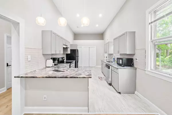 Coliving in Cedar Hills - Westside, Jacksonville