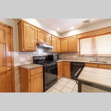 Coliving in Winter Hill - Somerville, Boston