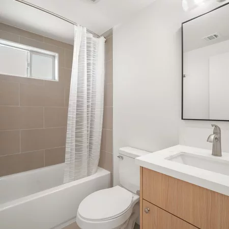 Coliving in Valley Village - San Fernando Valley, Los Angeles
