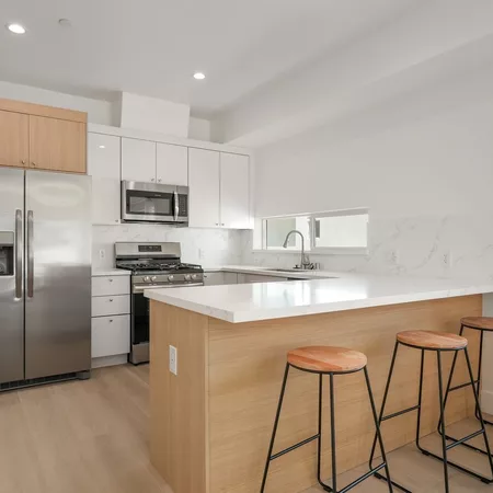 Coliving in Valley Village - San Fernando Valley, Los Angeles