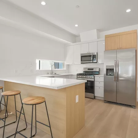 Coliving in Valley Village - San Fernando Valley, Los Angeles