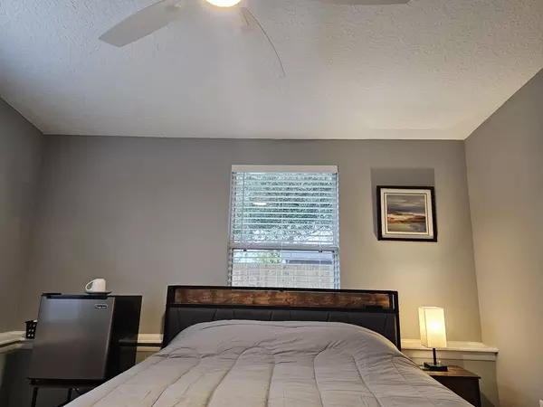 Coliving in Cedar Hills - Westside, Jacksonville