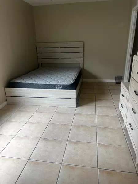 Coliving in Seffner - East Tampa, Tampa