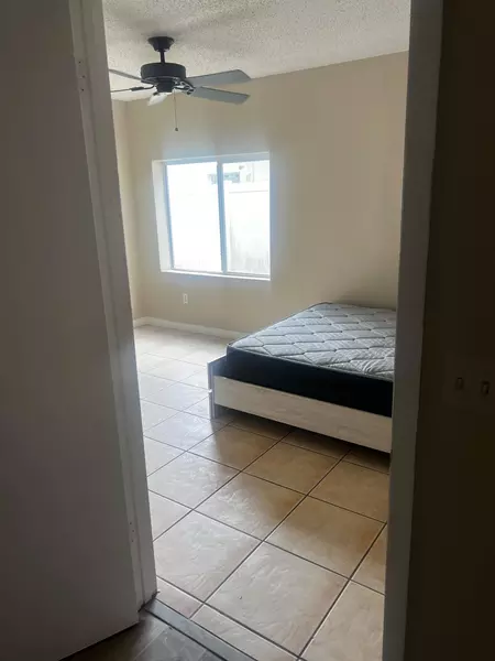 Coliving in Seffner - East Tampa, Tampa