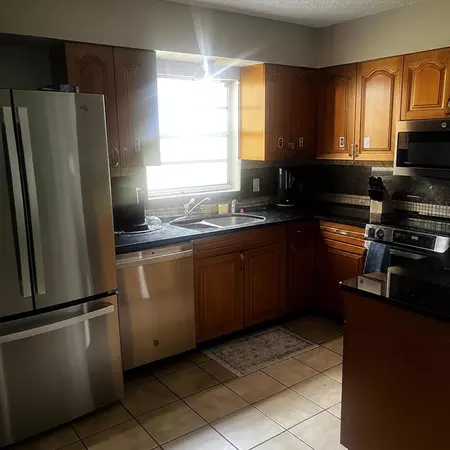 Coliving in Seffner - East Tampa, Tampa