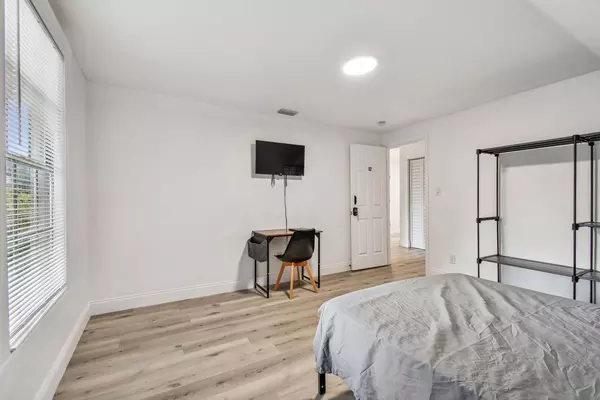 Coliving in Downtown St. Petersburg - Clearwater-St. Petersburg, Tampa