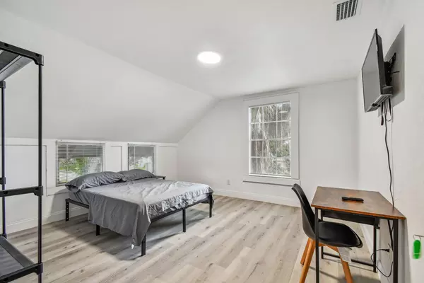 Coliving in Downtown St. Petersburg - Clearwater-St. Petersburg, Tampa
