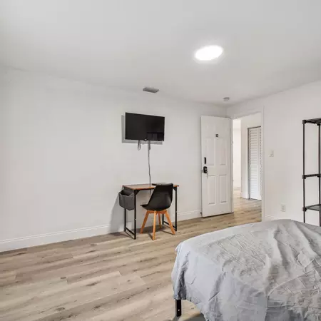 Coliving in Downtown St. Petersburg - Clearwater-St. Petersburg, Tampa