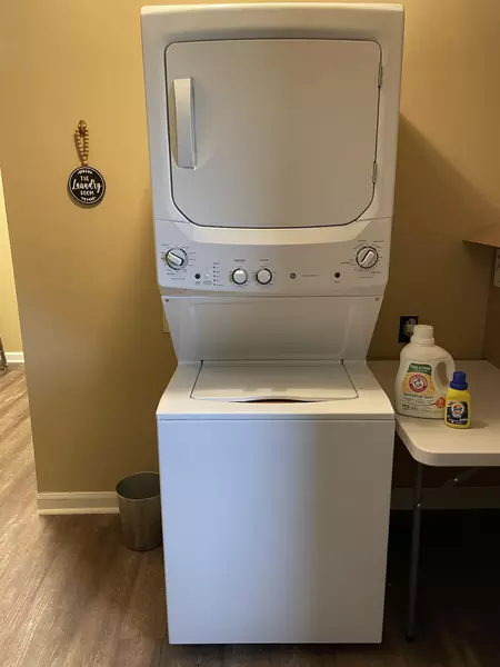 Coliving in Montgomery - NW Calgary, Calgary