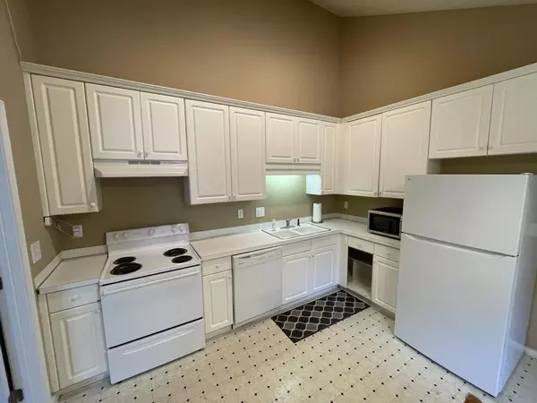 Coliving in Montgomery - NW Calgary, Calgary