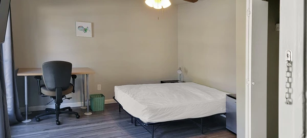 Coliving in Greater Greenspoint - Ne Houston, Houston