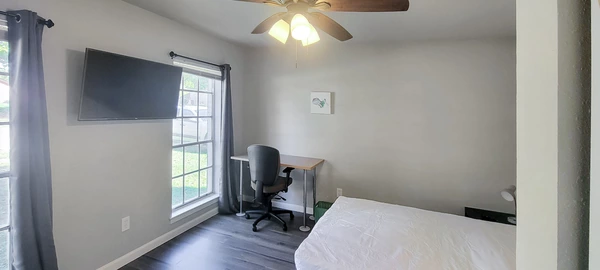 Coliving in Greater Greenspoint - Ne Houston, Houston