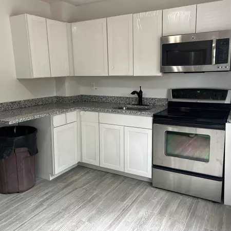 Coliving in Ybor City - Central Tampa, Tampa