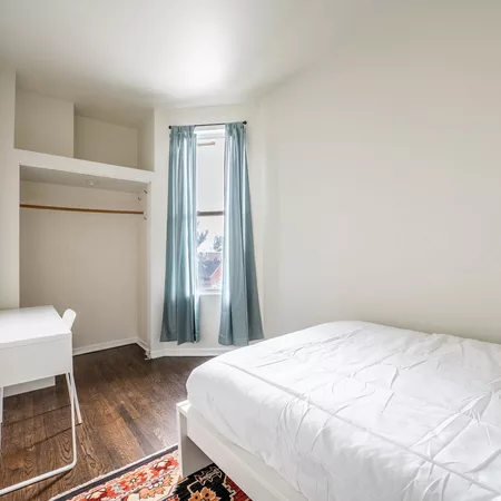 Coliving in Ukrainian Village - West Side, Chicago