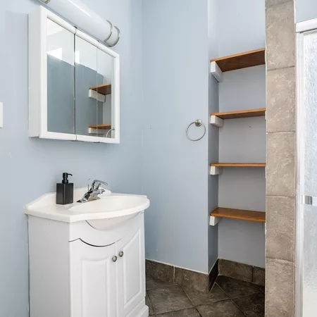 Coliving in Ukrainian Village - West Side, Chicago