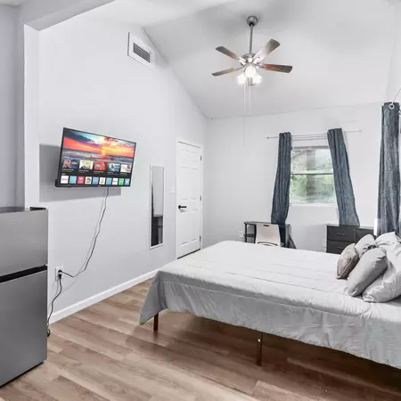 Coliving in Cedar Hills - Westside, Jacksonville