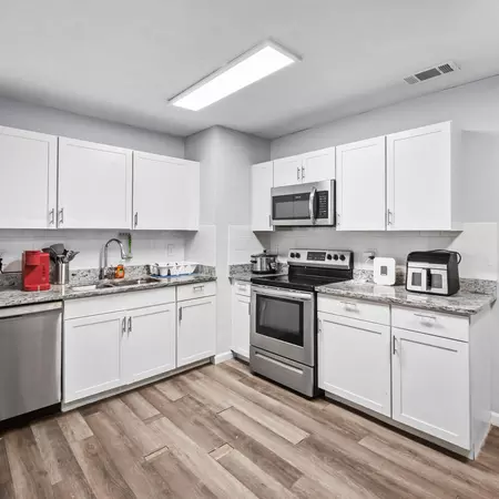 Coliving in Cedar Hills - Westside, Jacksonville