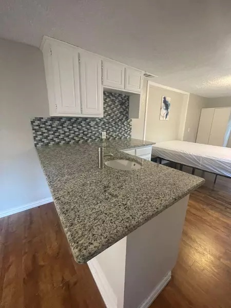 Coliving in DeSoto - Sw Dallas, Dallas