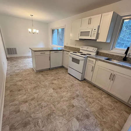 Coliving in Woodcroft - Durham, Raleigh