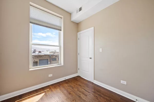 3 bedrooms apartment for rent in Humboldt Park - West Side, Chicago