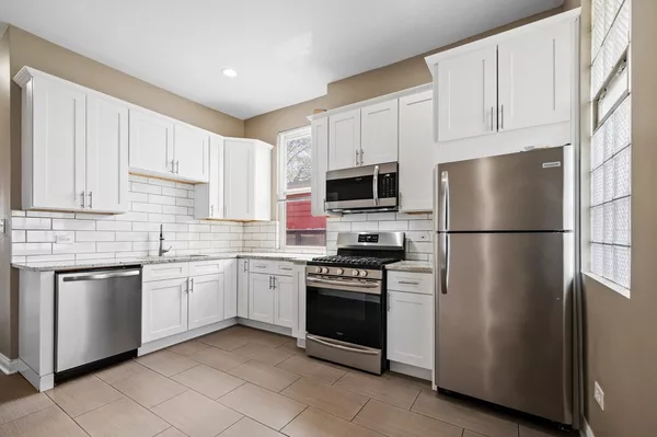 3 bedrooms apartment for rent in Humboldt Park - West Side, Chicago