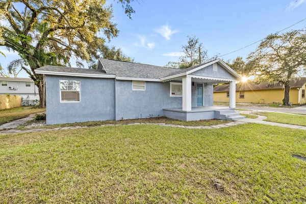 Coliving in Live Oaks Square - East Tampa, Tampa
