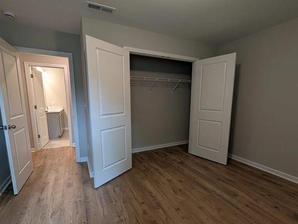 Coliving in West Sugar Creek - North Charlotte, Charlotte