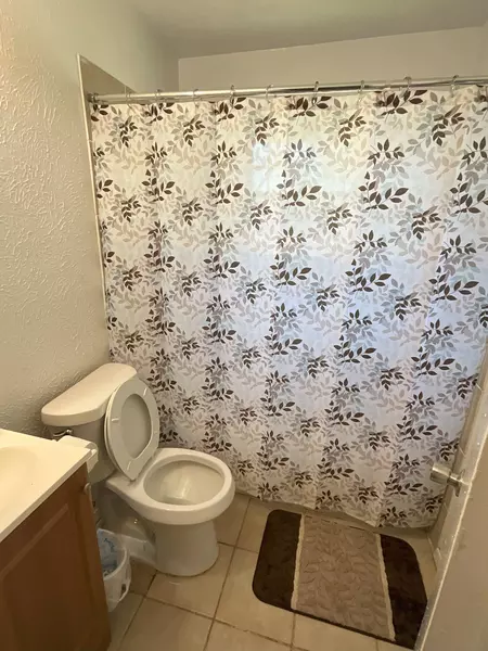 Coliving in Wolf Creek - Sw Dallas, Dallas