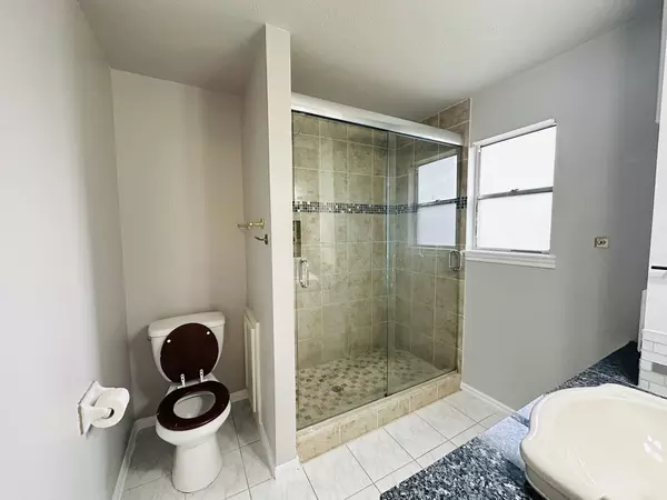 Coliving in Spring - Ne Houston, Houston